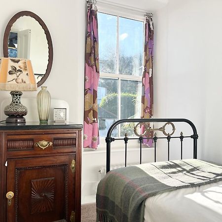 Janies Cottage~ Mousehole~Eclectic Interiors & Vintage Charm Exterior foto