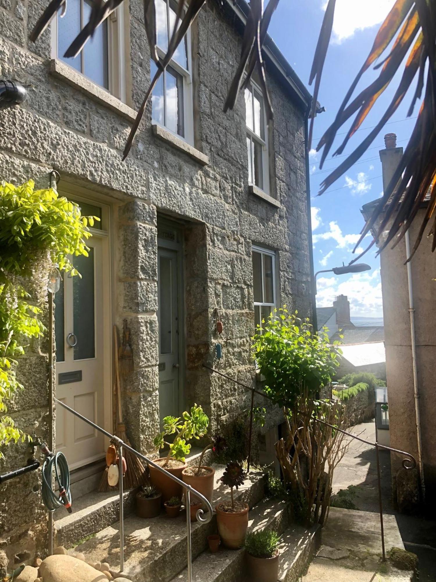 Janies Cottage~ Mousehole~Eclectic Interiors & Vintage Charm Exterior foto